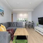 Wellness & Riverfront With Parking By Renters Dziwnów