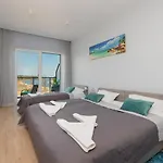 Wellness&spa Riverfront With Parking By Renters Apartamento