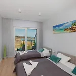 Wellness&spa Riverfront With Parking By Renters Apartamento *