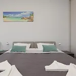 Wellness&spa Riverfront With Parking By Renters Apartamento *