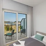 Wellness & Riverfront With Parking By Renters Appartement