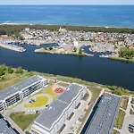 Wellness & Riverfront With Parking By Renters Appartement