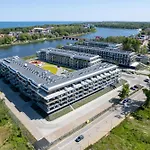 Appartement Wellness & Riverfront With Parking By Renters Dziwnów