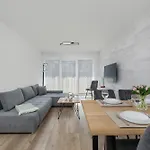 Wellness&spa Riverfront With Parking By Renters Apartamento *