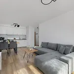 Wellness&spa Riverfront With Parking By Renters