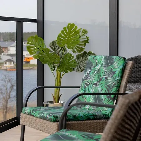 شقة Wellness & Riverfront With Parking By Renters Dziwnów