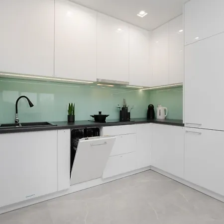 Wellness & Riverfront With Parking By Renters Apartment Dziwnow