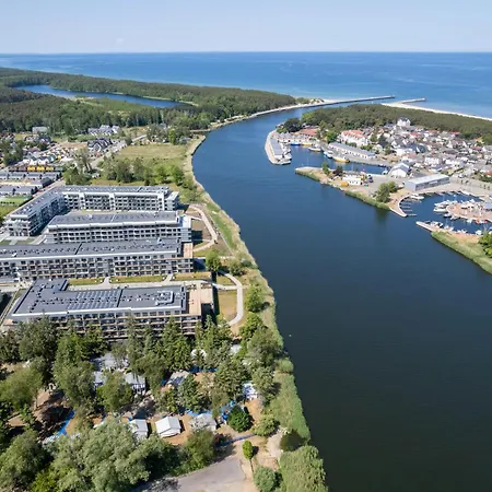 Wellness & Riverfront With Parking By Renters Apartament