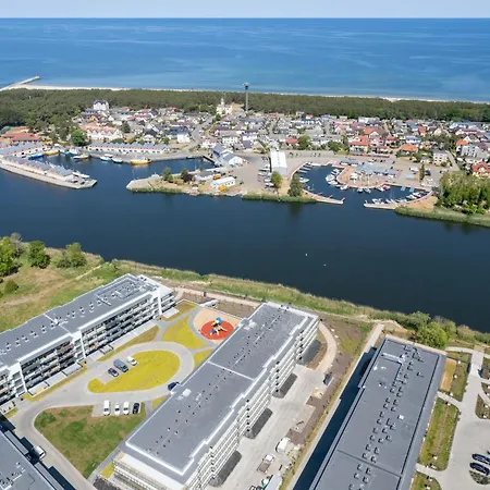 Wellness & Riverfront With Parking By Renters Apartament