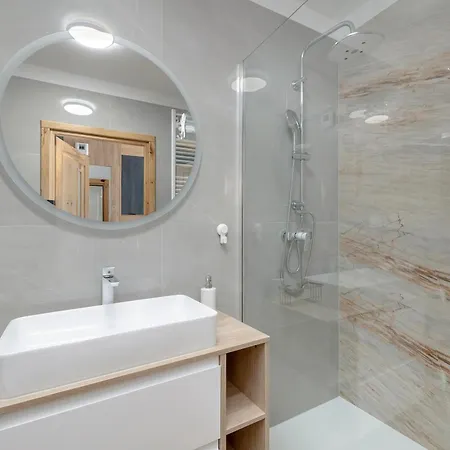 Wellness & Riverfront With Parking By Renters * Dziwnow