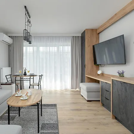 Wellness & Riverfront With Parking By Renters Dziwnow