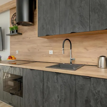 Wellness & Riverfront With Parking By Renters Apartman *