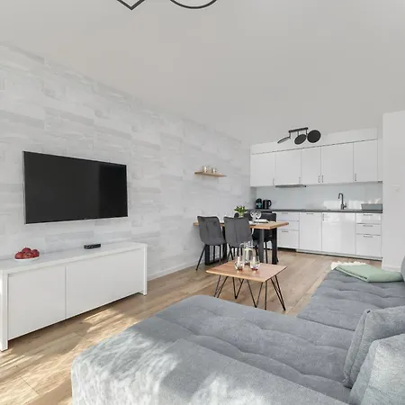 شقة Wellness & Riverfront With Parking By Renters Dziwnów