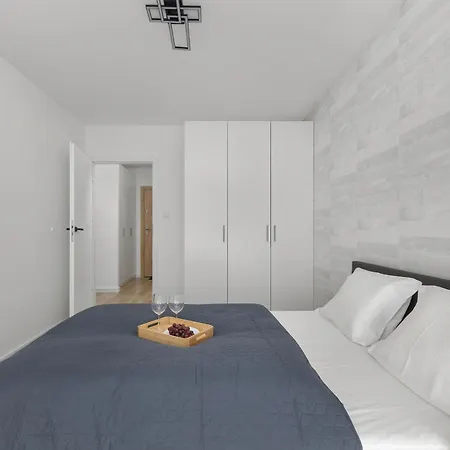 Wellness & Riverfront With Parking By Renters *