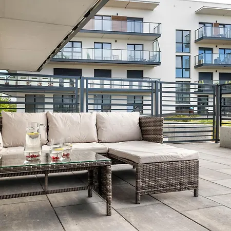 Wellness & Riverfront With Parking By Renters * Dziwnow
