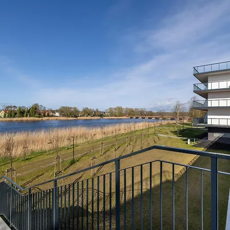 شقة Wellness & Riverfront With Parking By Renters Dziwnów