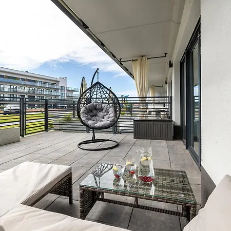 Wellness & Riverfront With Parking By Renters Apartment Dziwnow