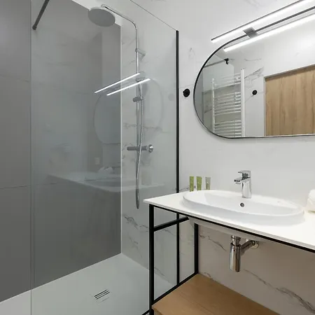 شقة Wellness & Riverfront With Parking By Renters Dziwnów