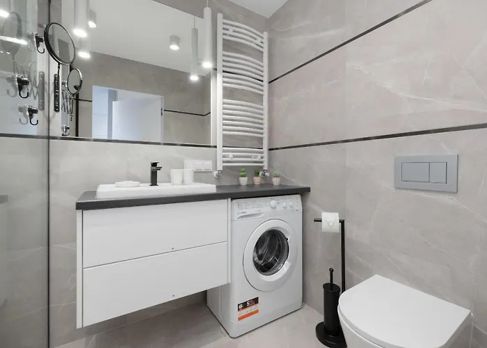 Wellness & Riverfront With Parking By Renters Dziwnów