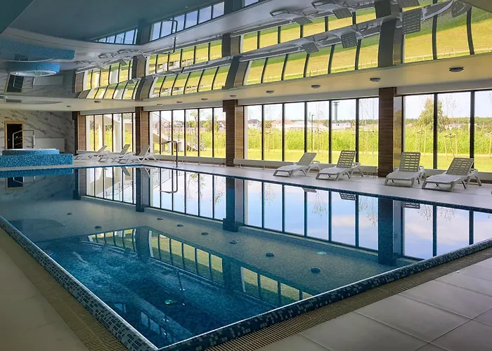 Wellness & Riverfront With Parking By Renters Dziwnów