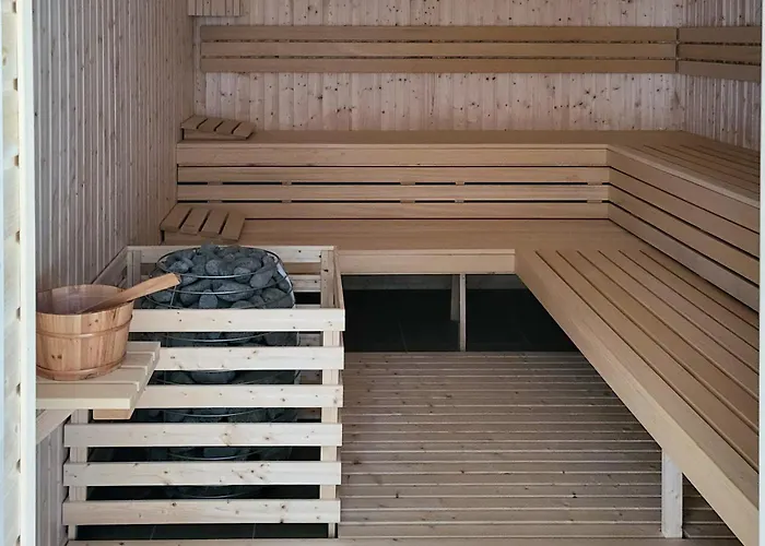 Wellness & Riverfront With Parking By Renters Διαμέρισμα