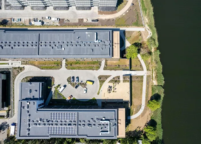 Wellness & Riverfront With Parking By Renters