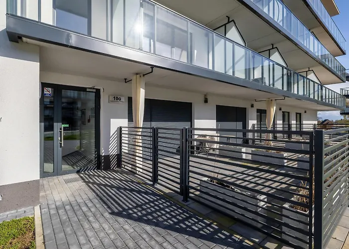 Wellness & Riverfront With Parking By Renters Διαμέρισμα *