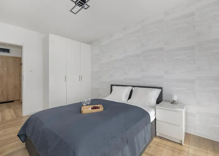 Wellness & Riverfront With Parking By Renters * Dziwnów