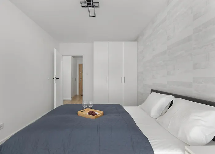 Wellness & Riverfront With Parking By Renters *