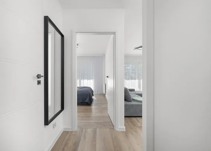 Wellness & Riverfront With Parking By Renters Dziwnów