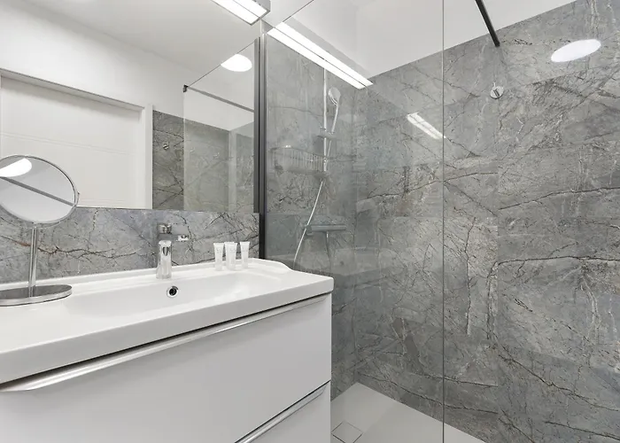 Wellness & Riverfront With Parking By Renters *