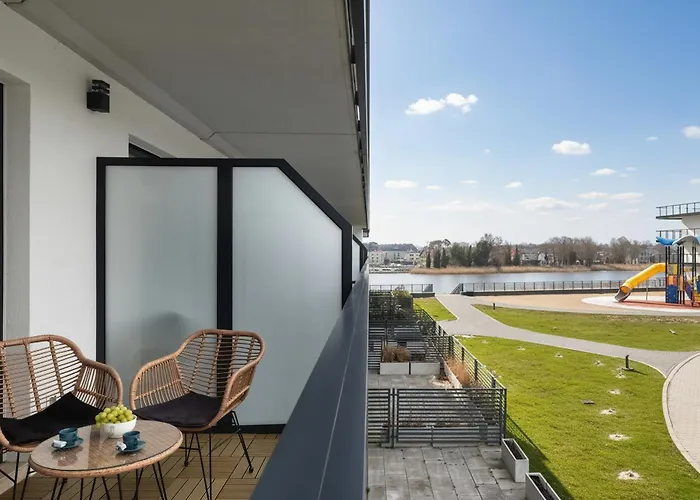 Wellness & Riverfront With Parking By Renters Dziwnów